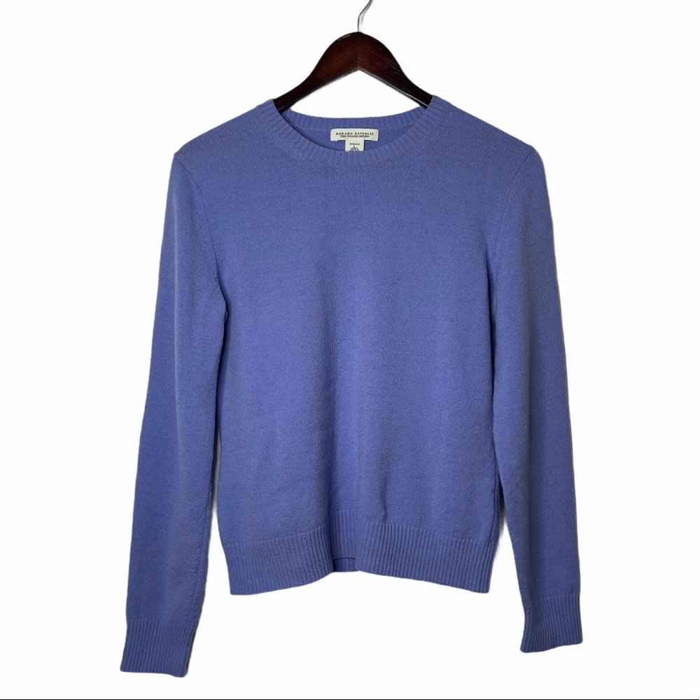 *SEND AN OFFER****LAST CHANCE** BANANA REPUBLIC Lavender Purple Crewneck Sweater
